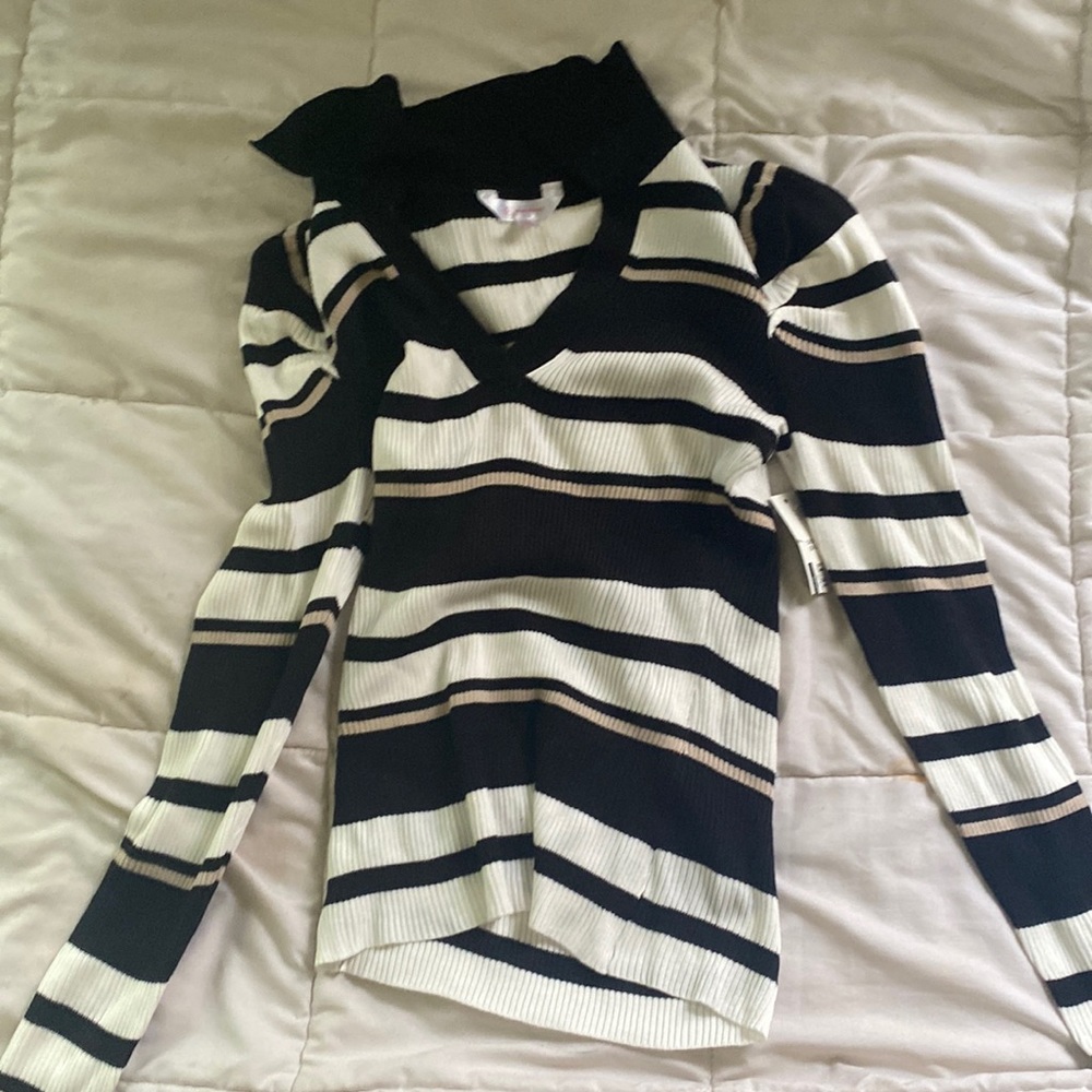 womens sweater/long sleeve